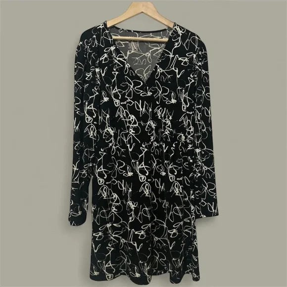 Long Sleeve  Black and White Women's Dress xxl - Picture 3 of 8
